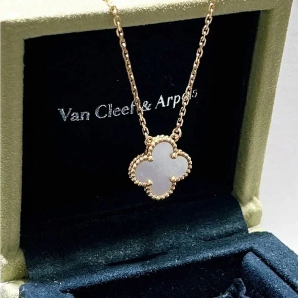 Authentic Van Cleef & Arpels Vintage Alhambra 18K Gold Necklace - Picture 1 of 4